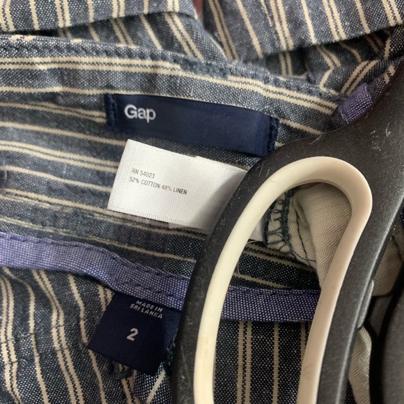 Gap / Blue White Cuffed Shorts - Picture 6 of 8